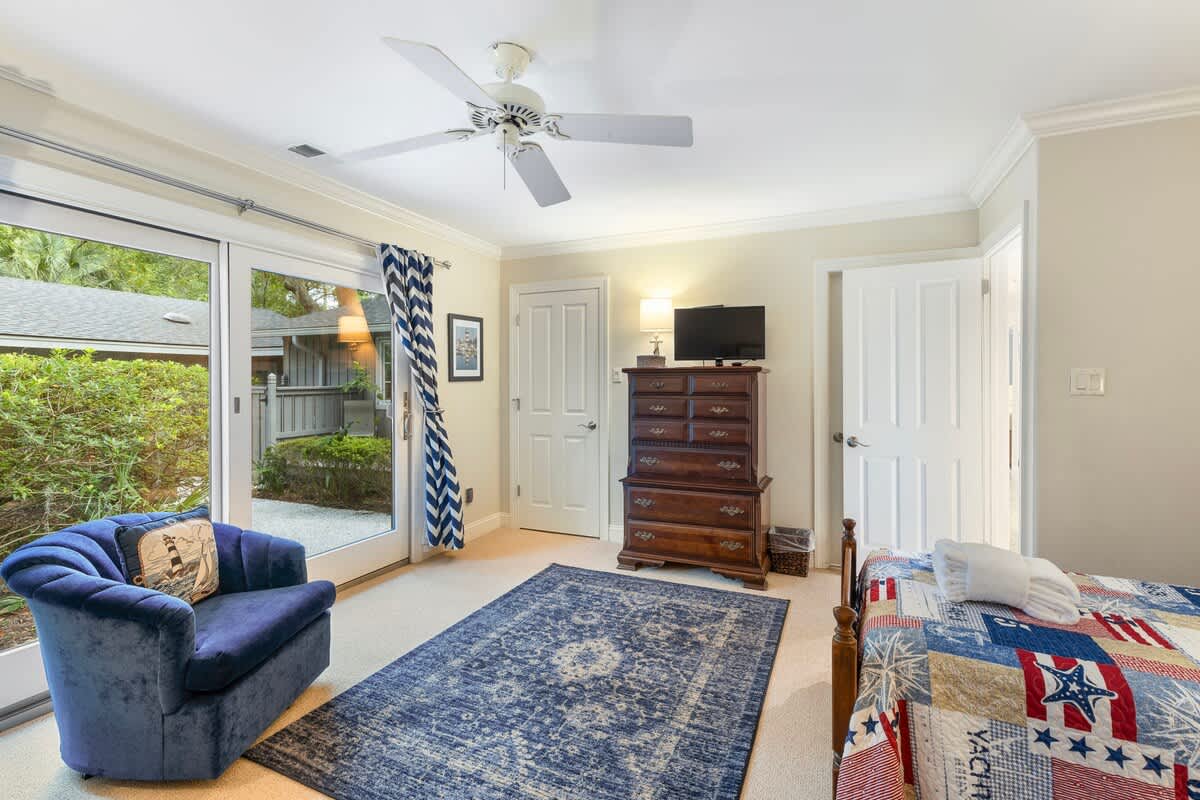 Twin Bedroom with Shared Hallway Bathroom