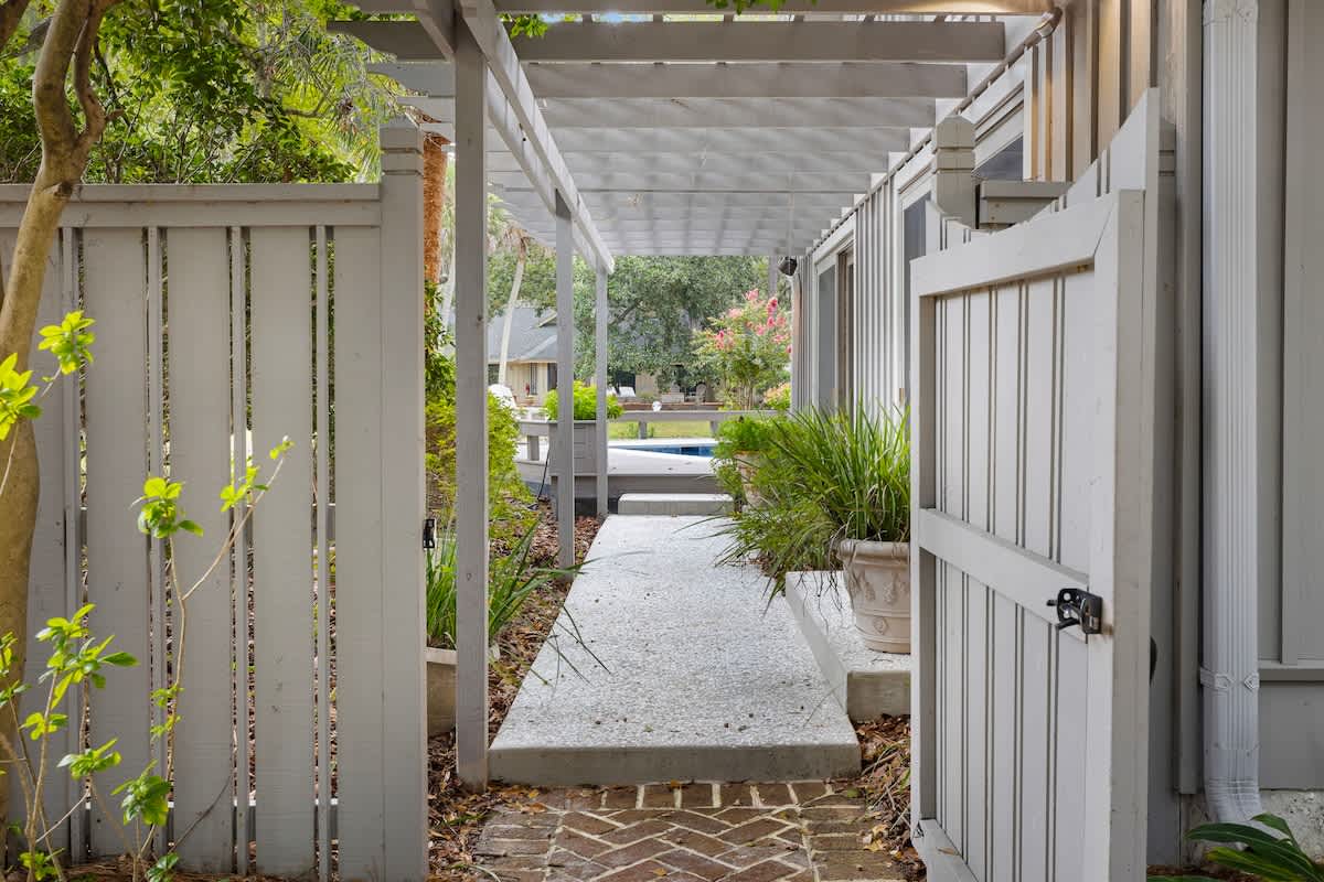 Side Entry to Garden and Pergola