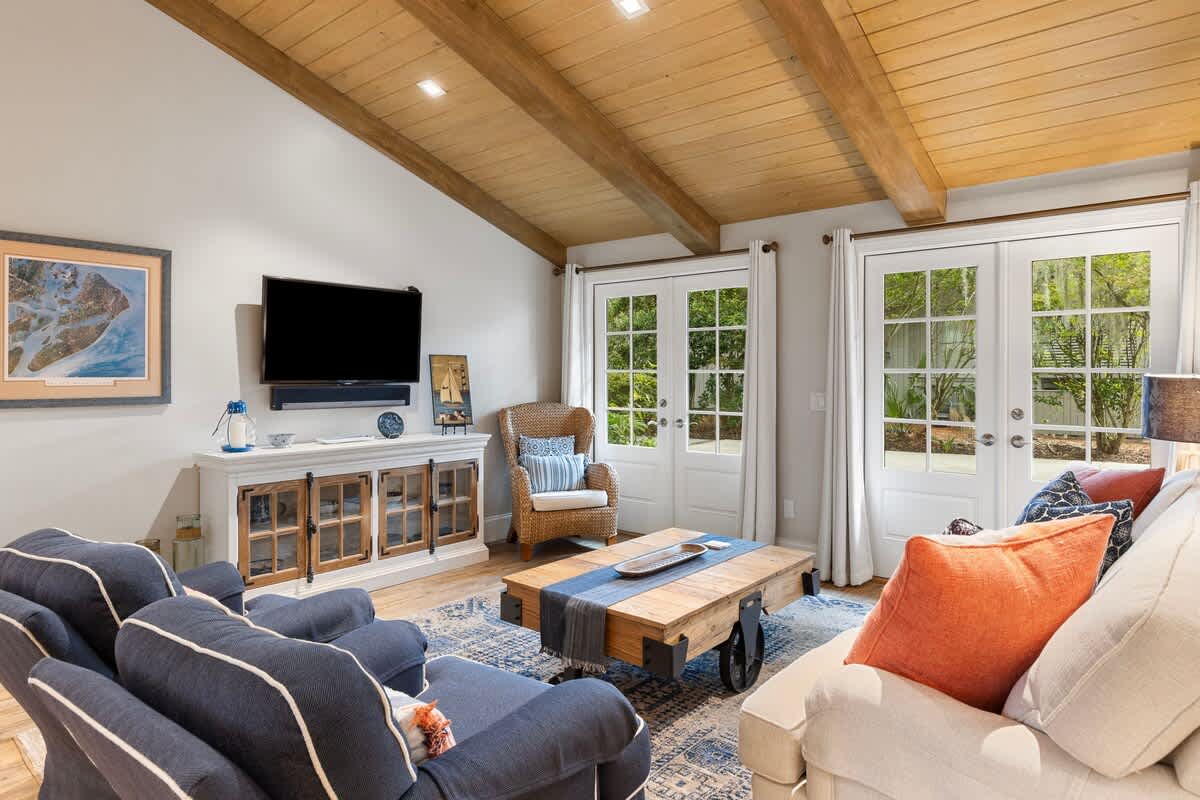 Office and Den with Sleeper Sofa and Full Bathroom