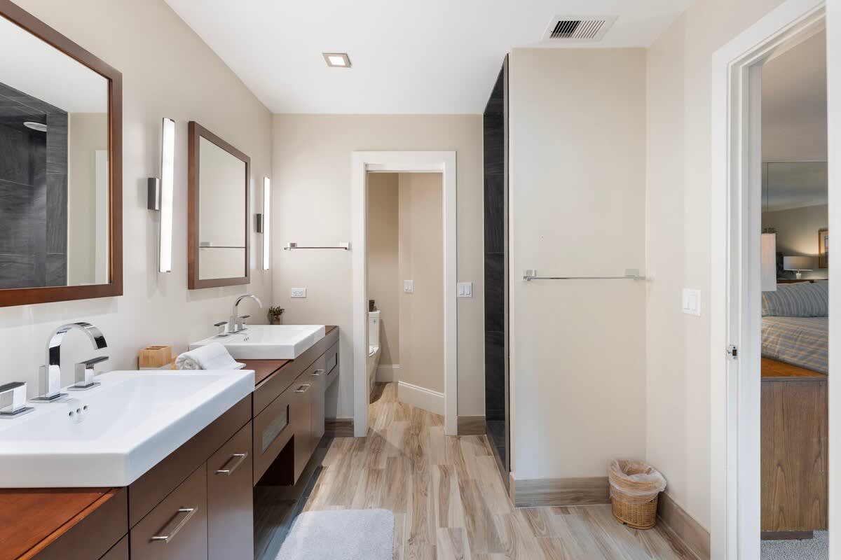 2nd King Suite Bathroom