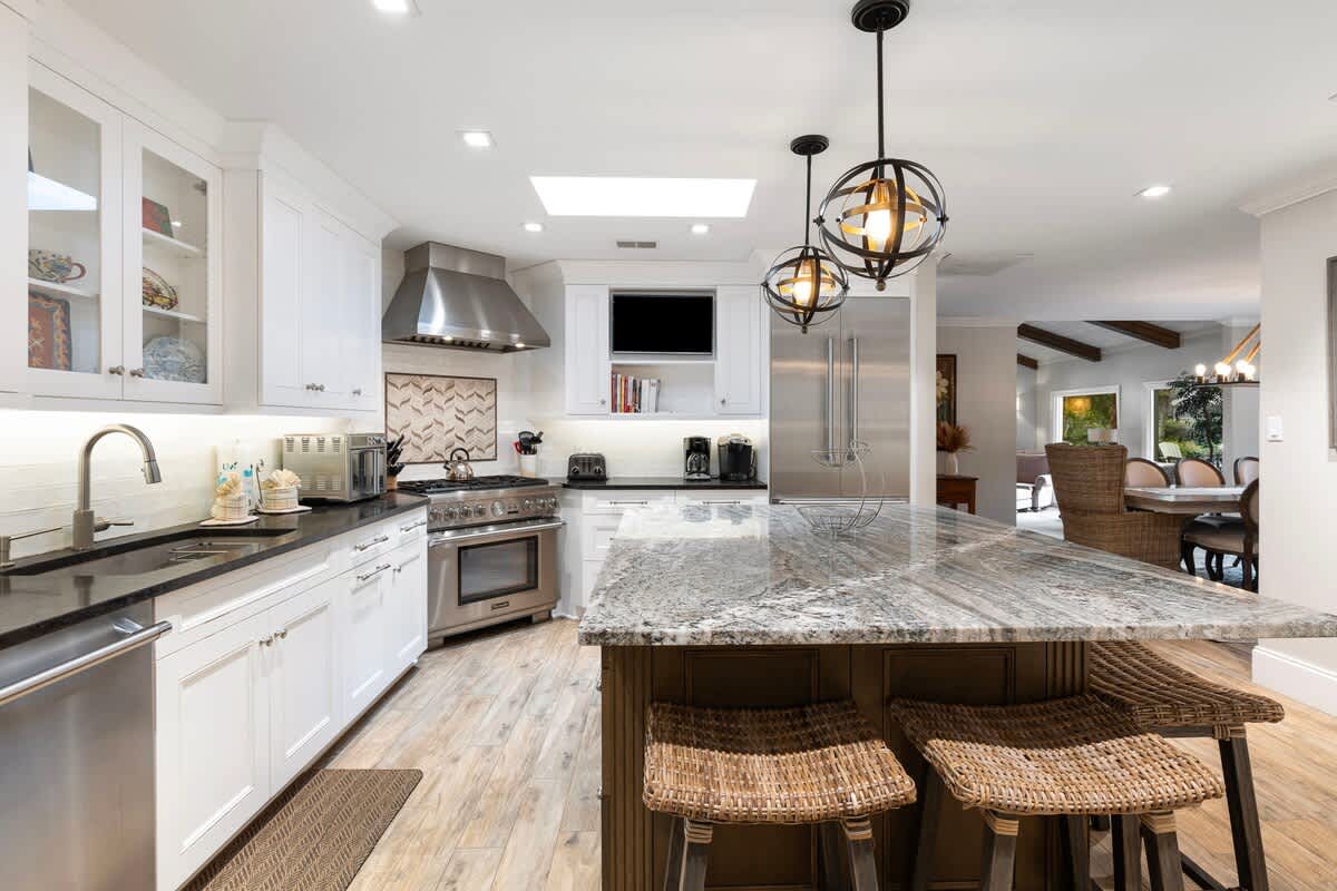 Kitchen with Island Seating for 5