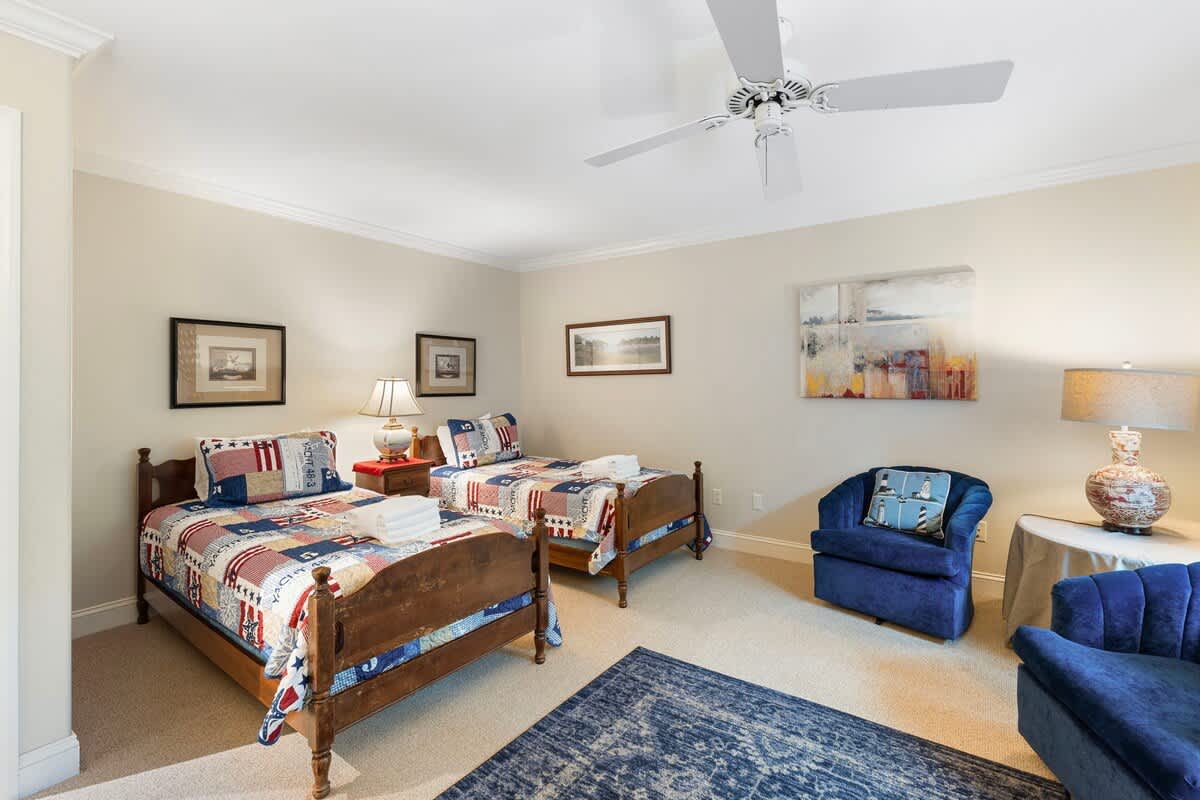 Twin Bedroom with Shared Hallway Bathroom