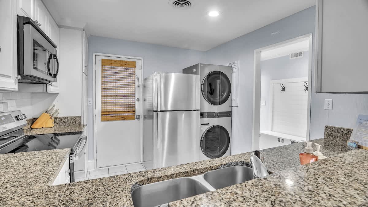 628 Queen's Grant 8