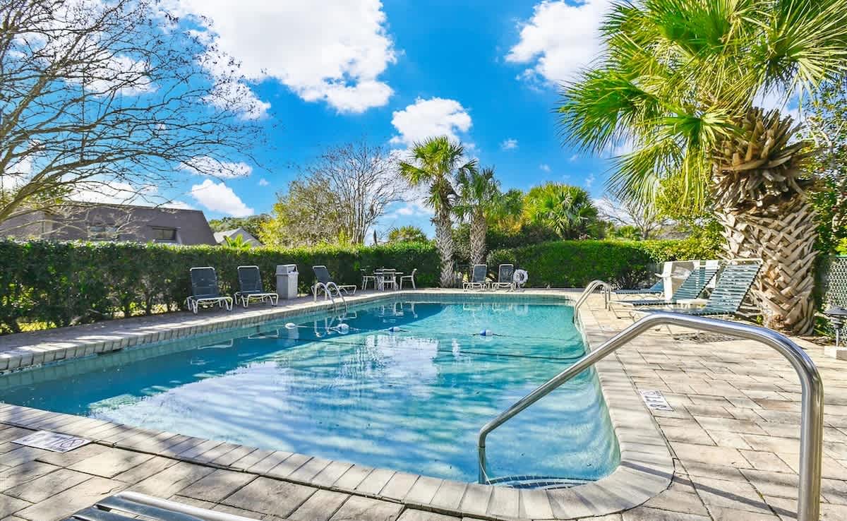 Queen's Grant Community Pool