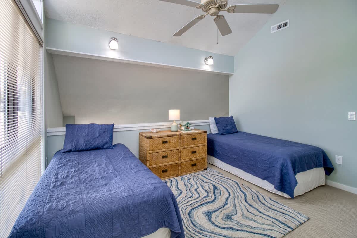 Loft Bedroom with Twin Beds