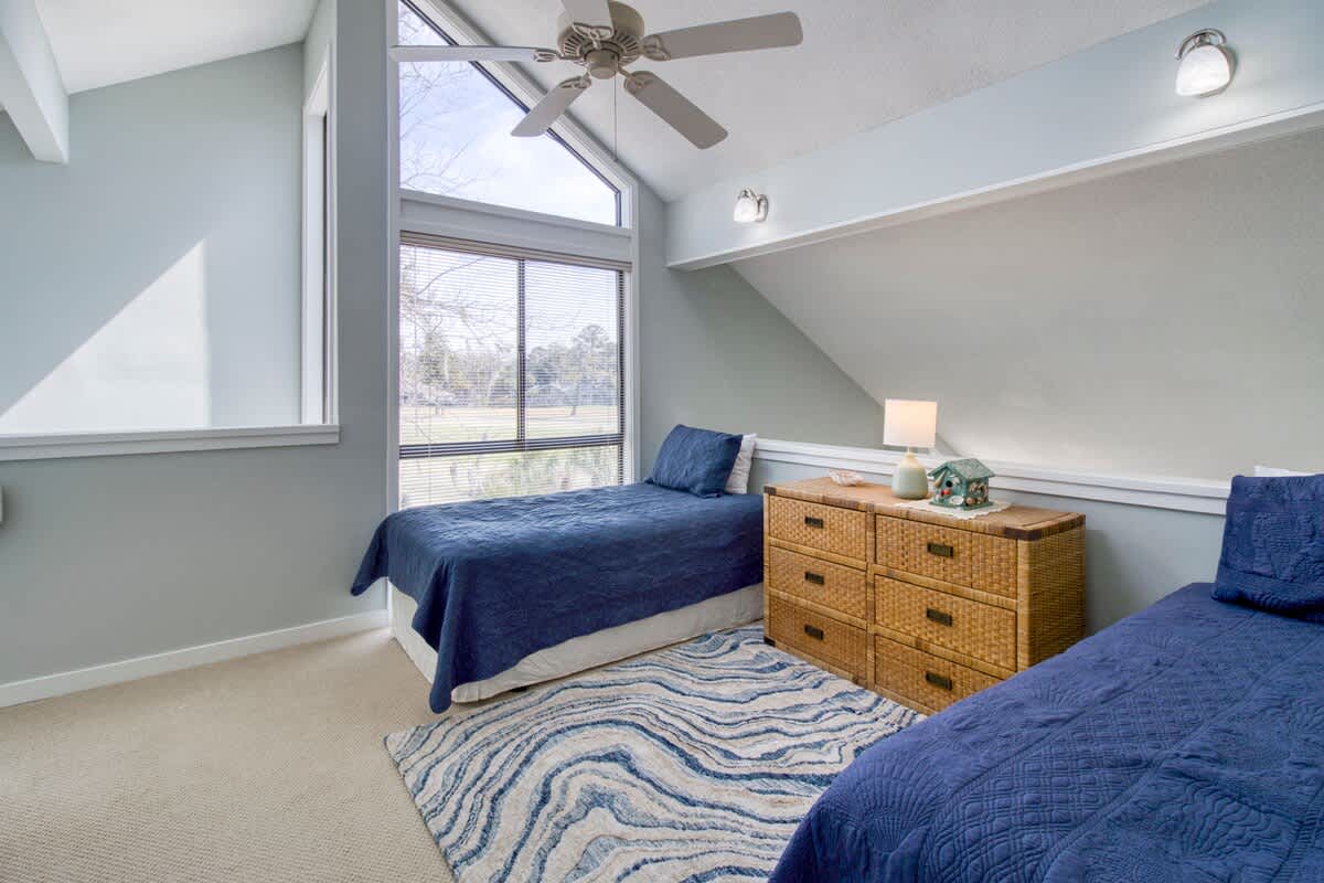 Loft Bedroom with Twin Beds