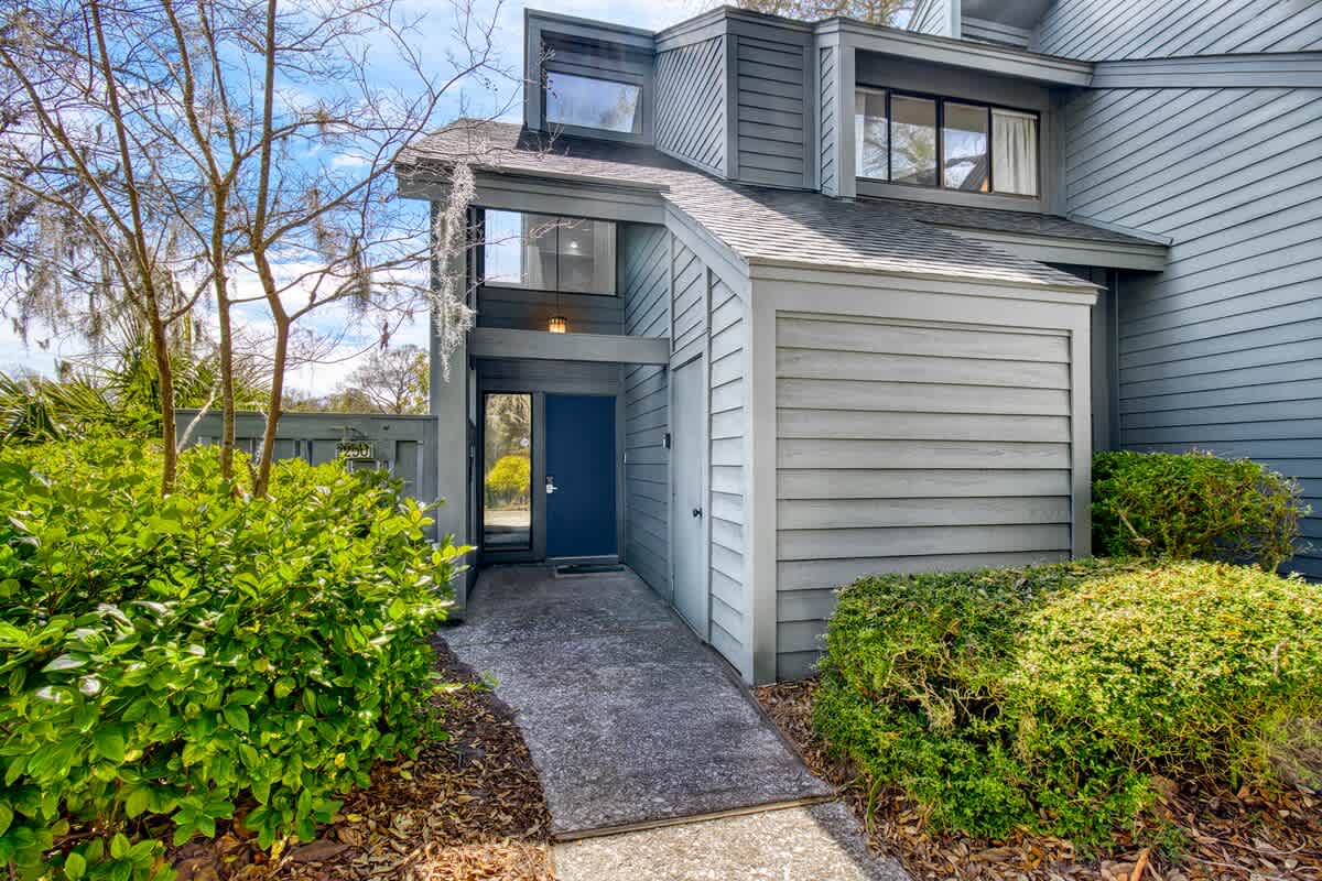 Welcome to 258 Turnberry Village!