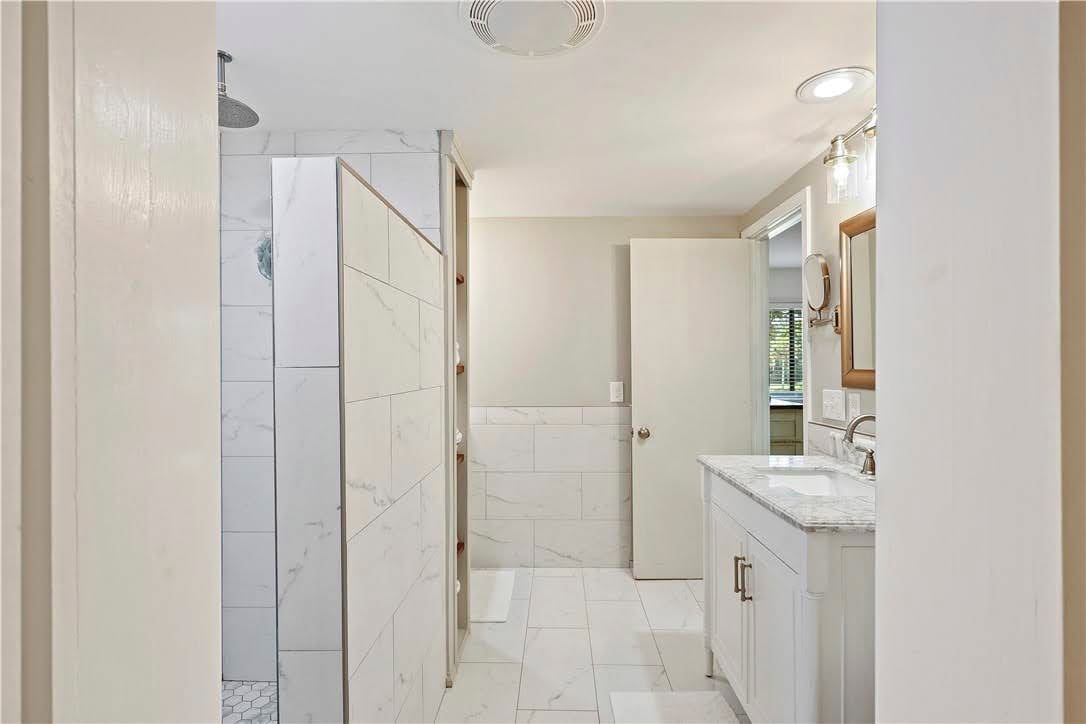 Upstairs Bathroom