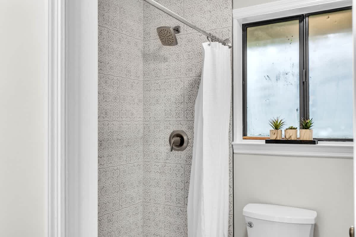 Primary En-Suite Bathroom