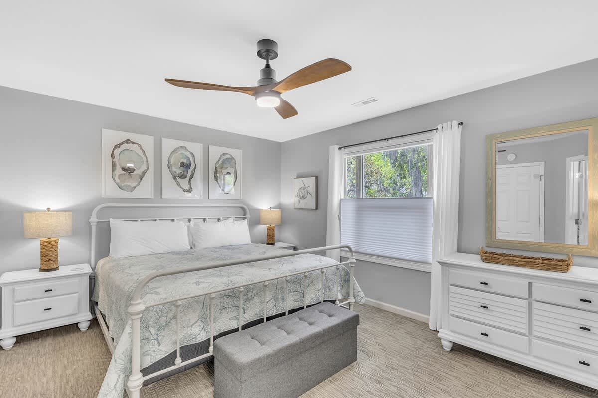 Guest Bedroom with King Bed and En-Suite Bathroom