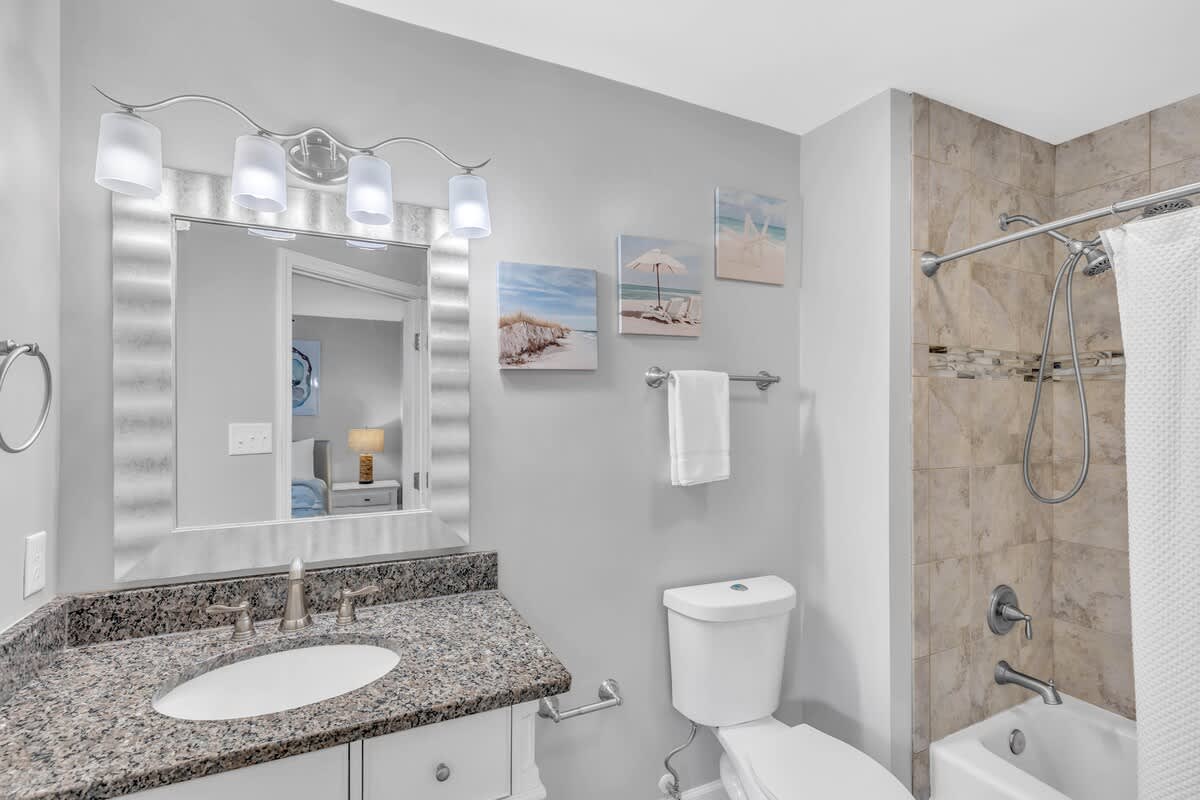 Guest En-Suite Bathroom