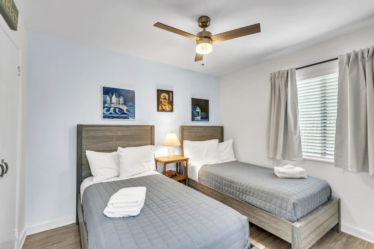 Guest Bedroom with Twin Beds
