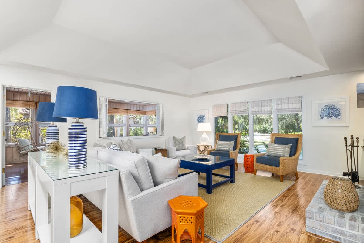 Spacious seating with direct views to the pool