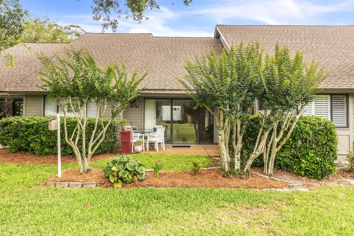 Private Patio Overlooking Golf Course!