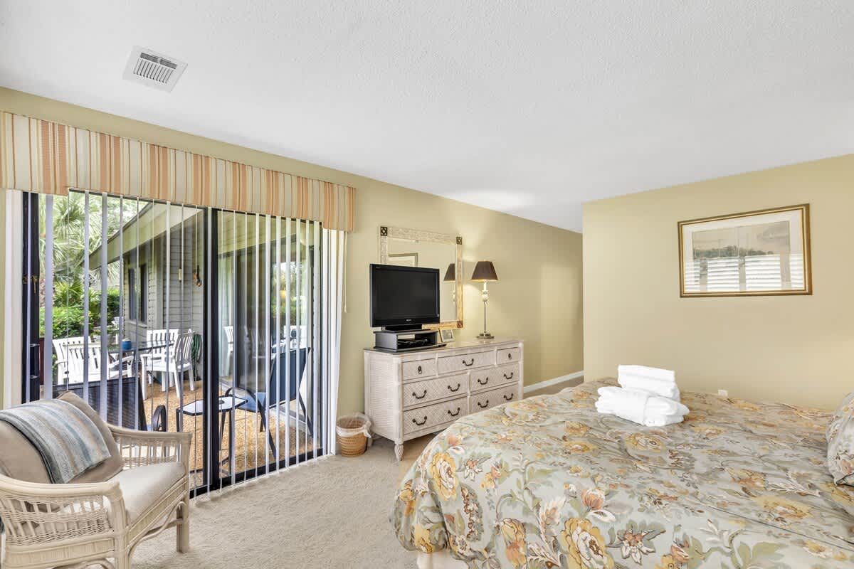Primary Suite with King Bed and En-Suite Bathroom