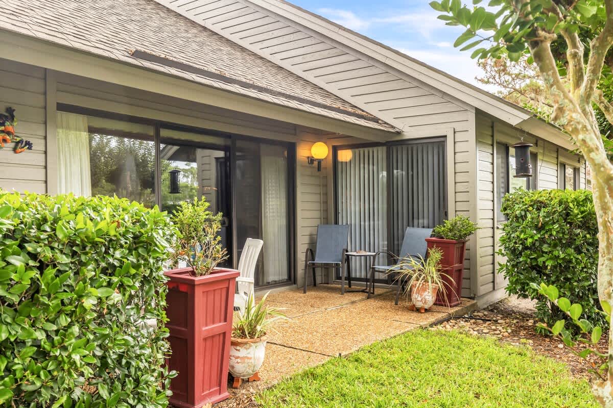 Private Patio Overlooking Golf Course!
