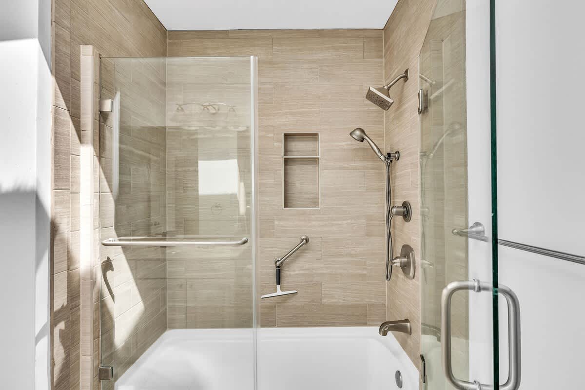 Primary En-Suite Bathroom