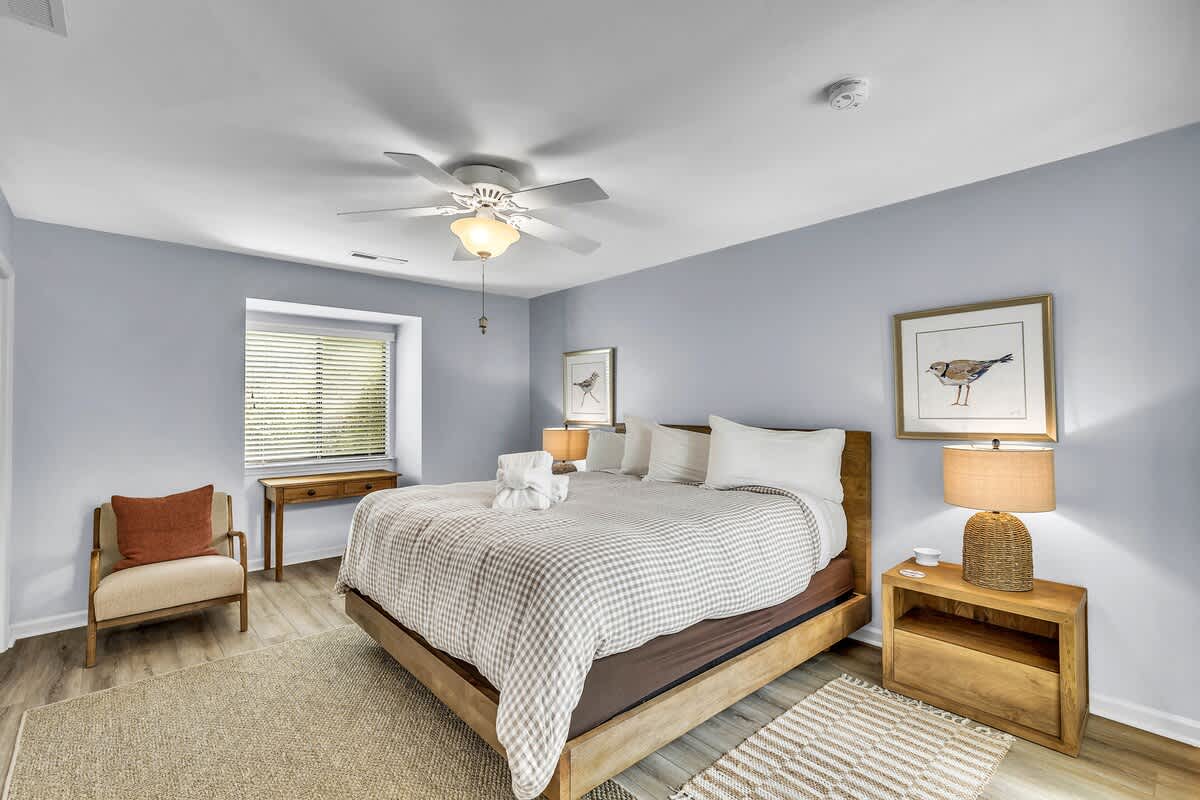 Guest Bedroom with King Bed and En-Suite Bathroom