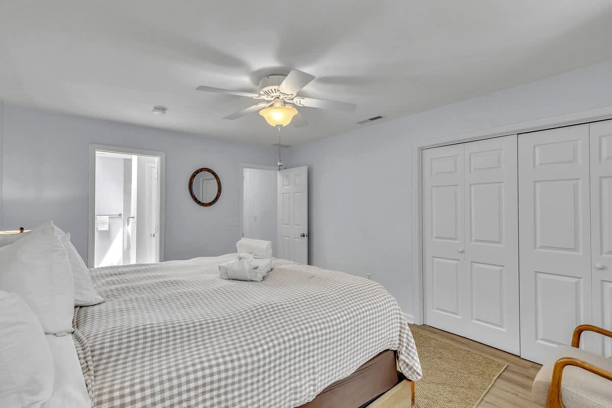 Guest Bedroom with King Bed and En-Suite Bathroom