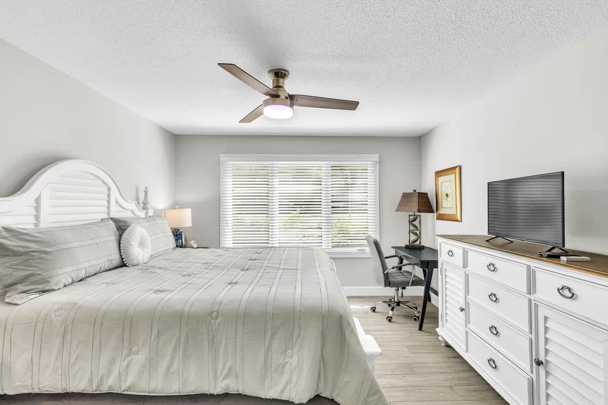 Primary Bedroom with King Bed and En-Suite Bathroom