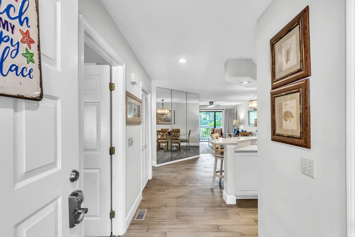 155 Colonnade 4