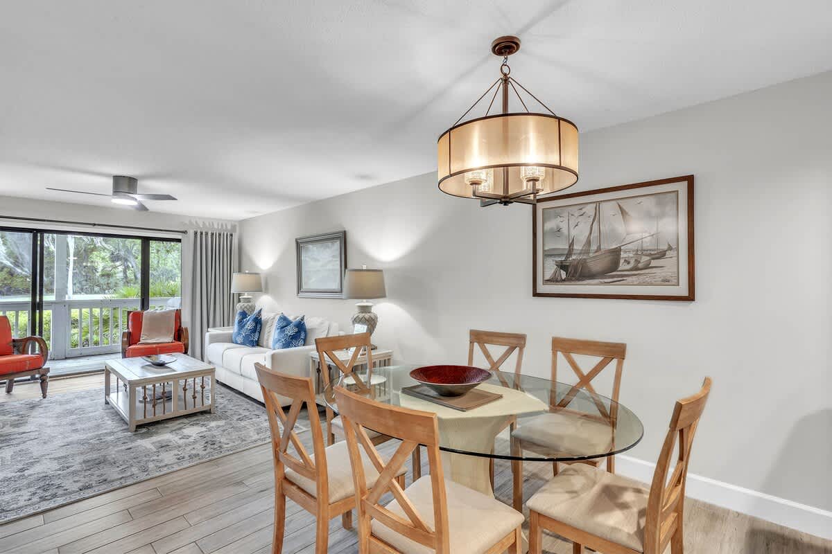 155 Colonnade 8