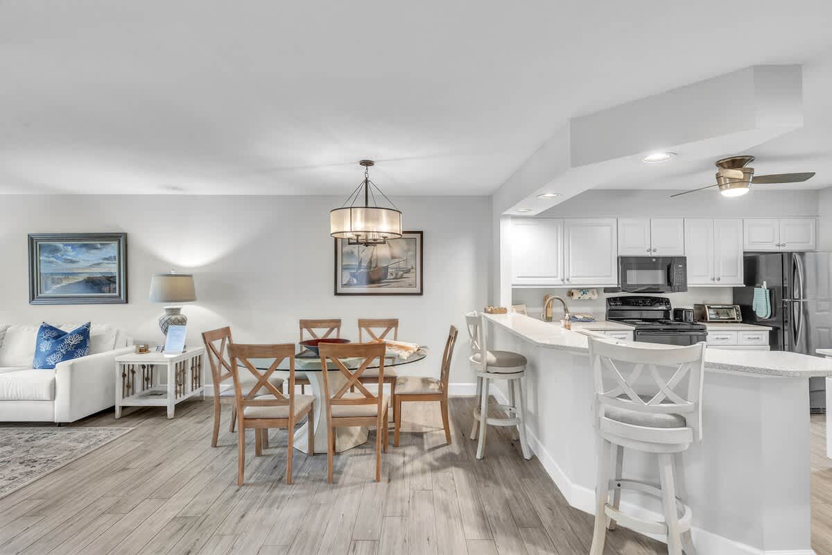 155 Colonnade 7