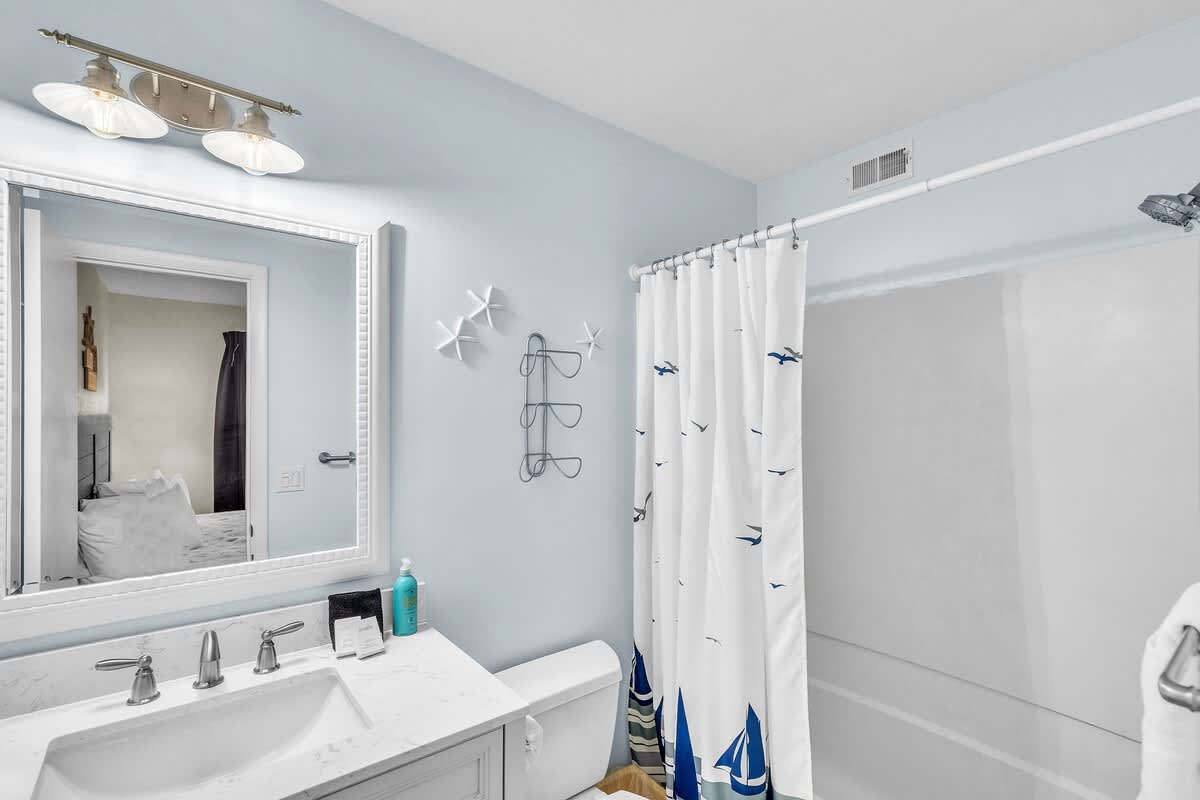 Primary En-Suite Bathroom