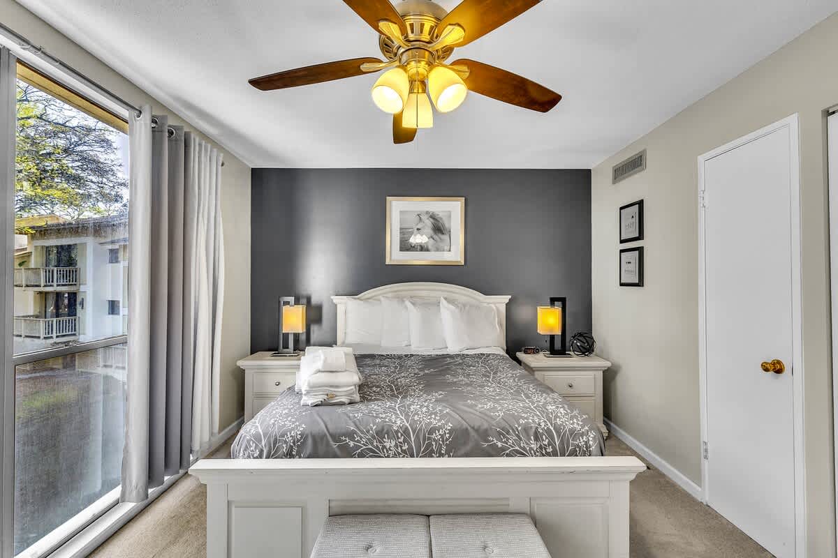 Primary Bedroom with Queen Bed