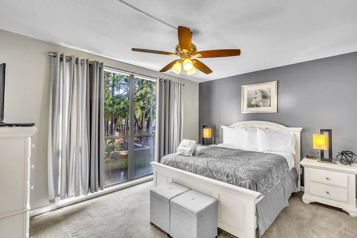 Primary Bedroom with Queen Bed