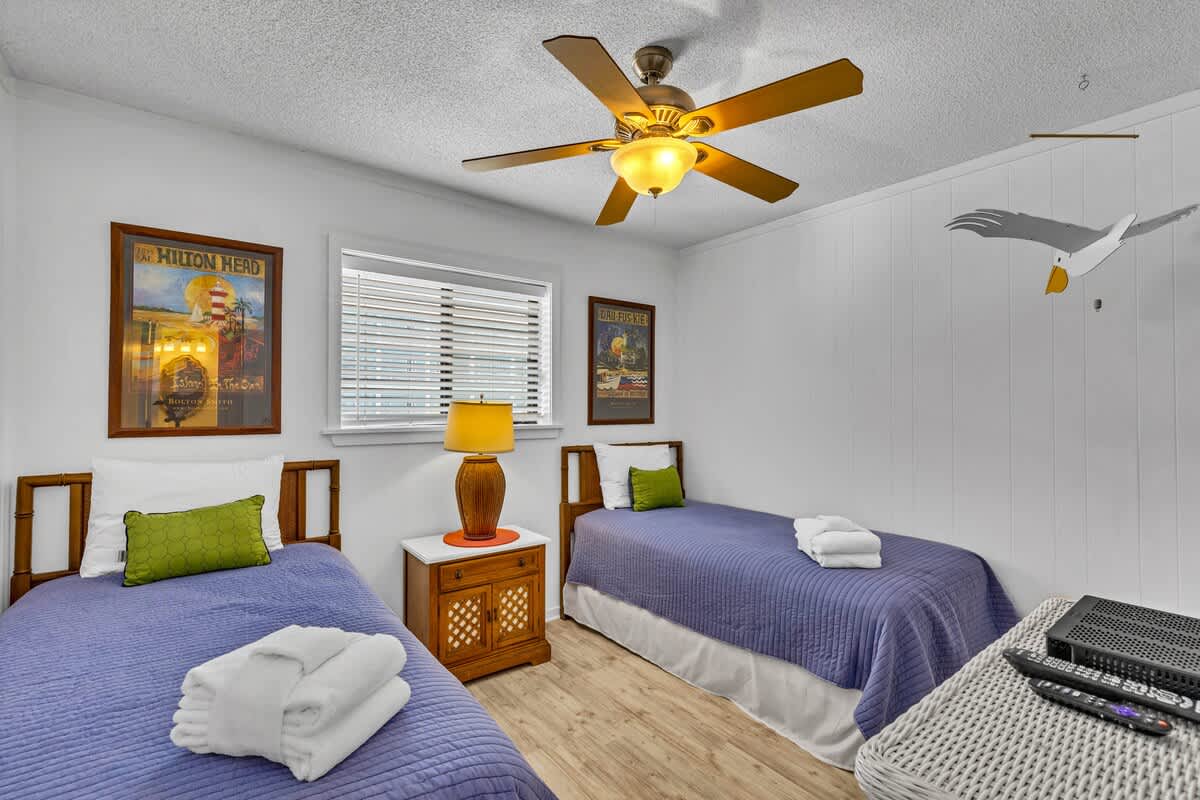 Guest Bedroom with Twin Beds