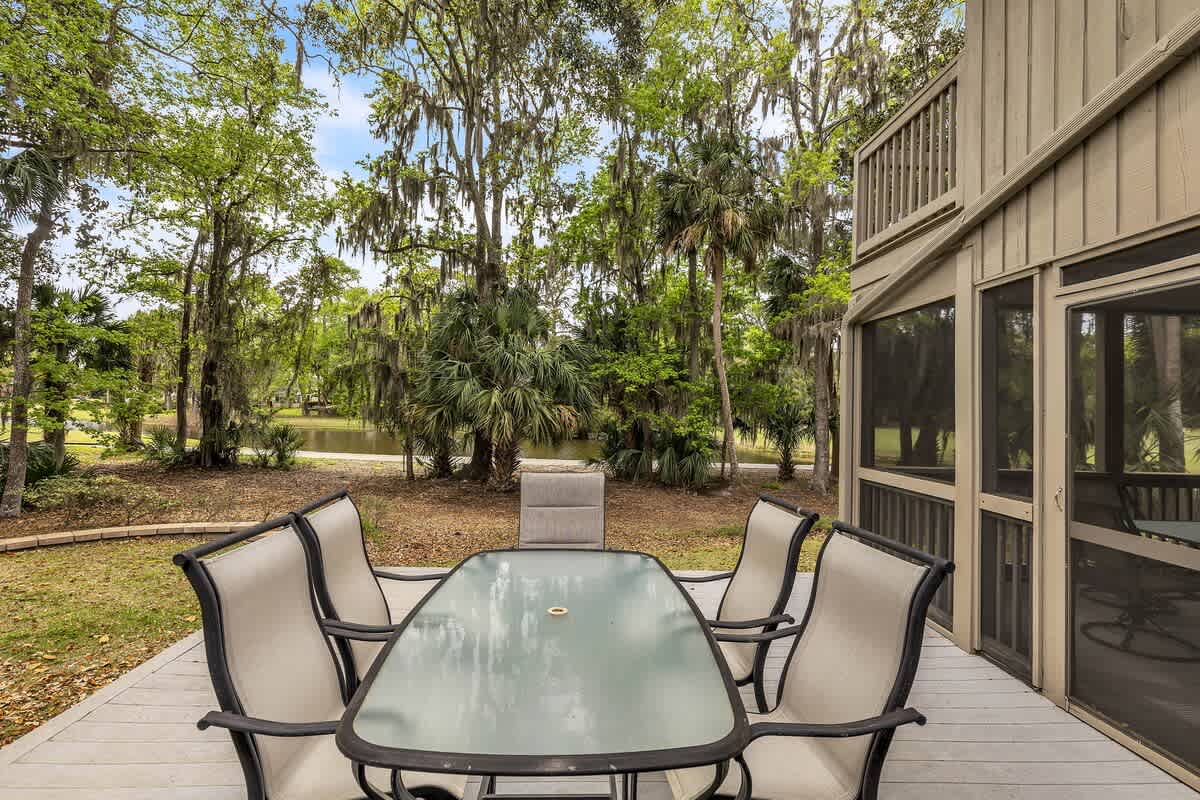 Outdoor Dining Area