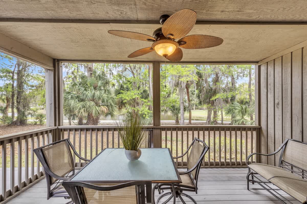Private Screened In Porch with Golf Course Views