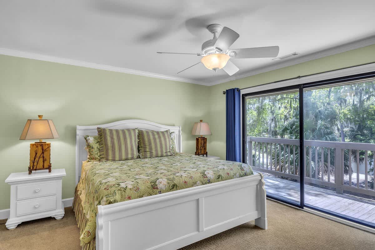 Guest Bedroom with King Bed and En-Suite Bathroom