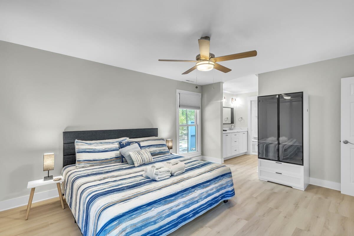 Primary Bedroom with King Bed and En-Suite Bathroom
