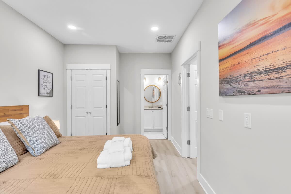 Guest Bedroom with King Bed and En-Suite Bathroom