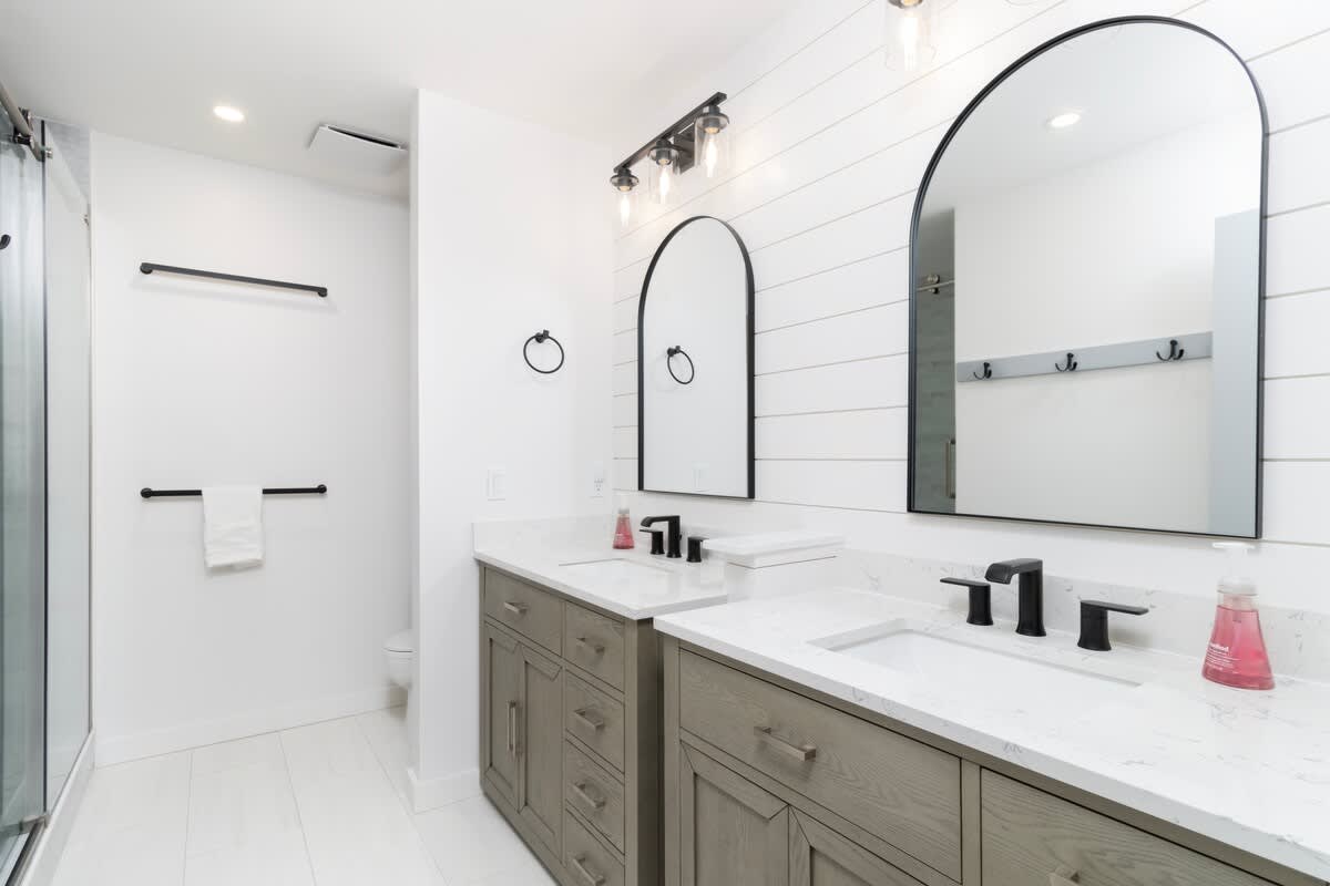 Primary Suite Bathroom