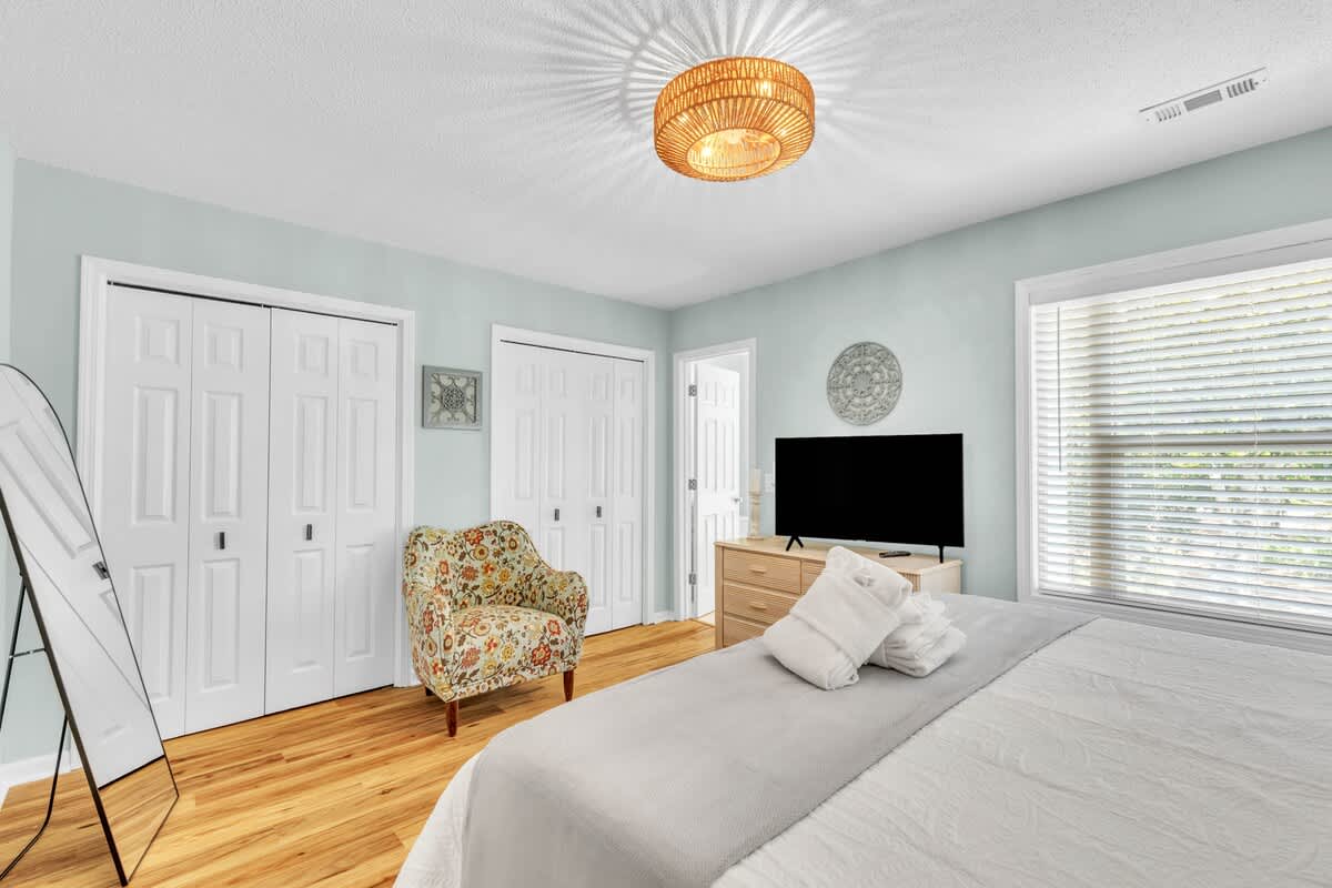 Primary Bedroom with King Bed and En-Suite Bathroom