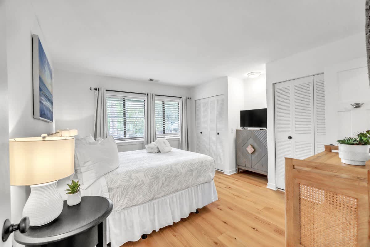 Primary Bedroom with Queen Bed and En-Suite Bathroom