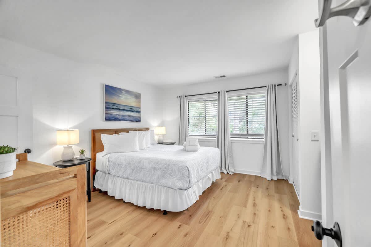 Primary Bedroom with Queen Bed and En-Suite Bathroom