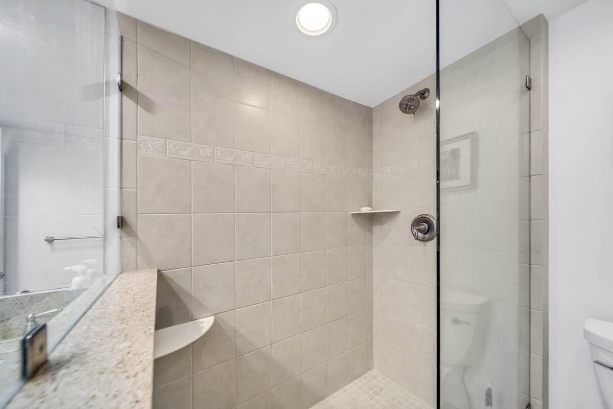 Primary En-Suite Bathroom