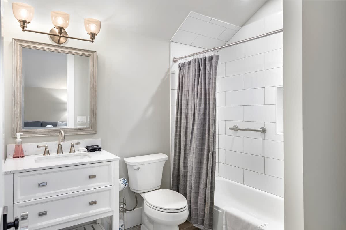 Guest En-Suite Bathroom
