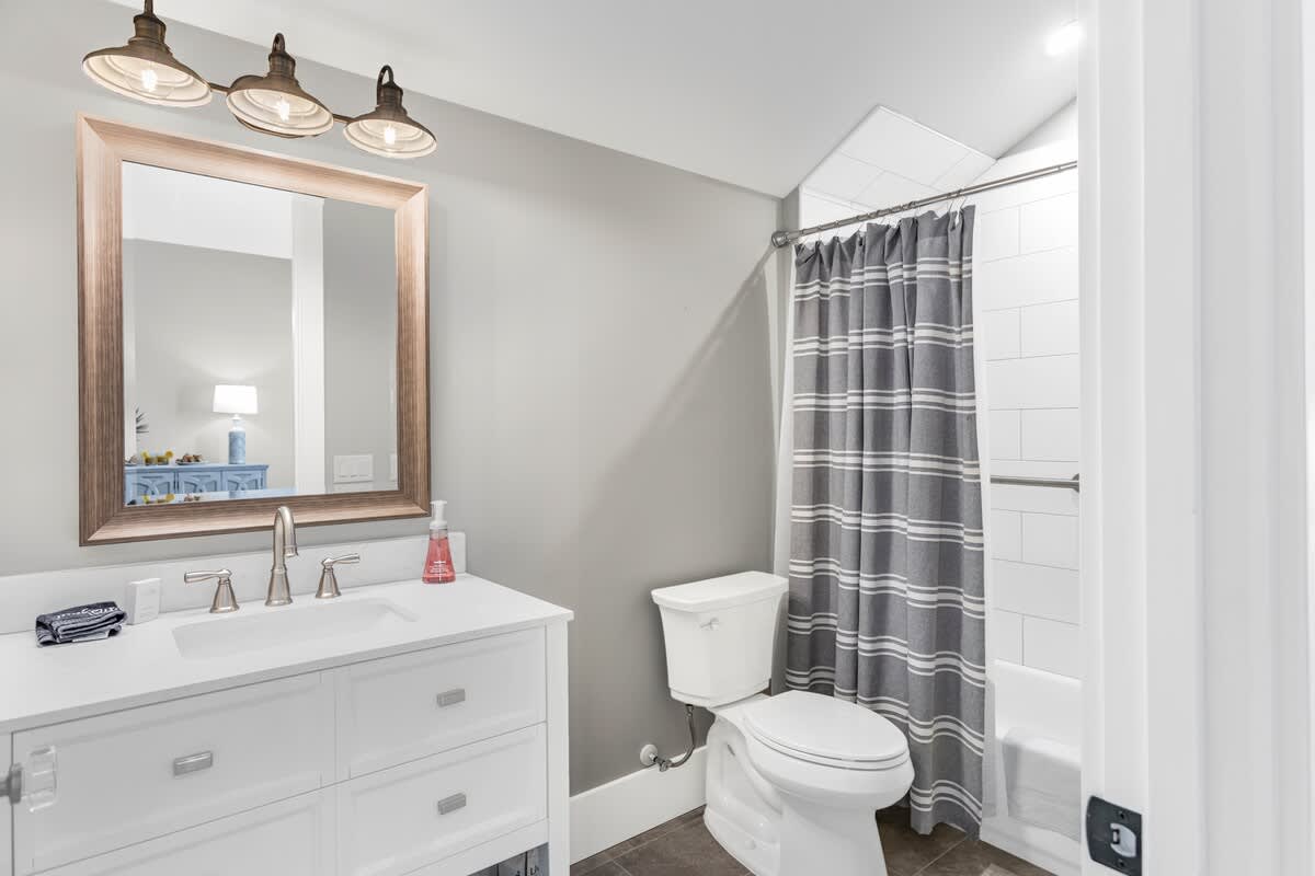 Guest En-Suite Bathroom