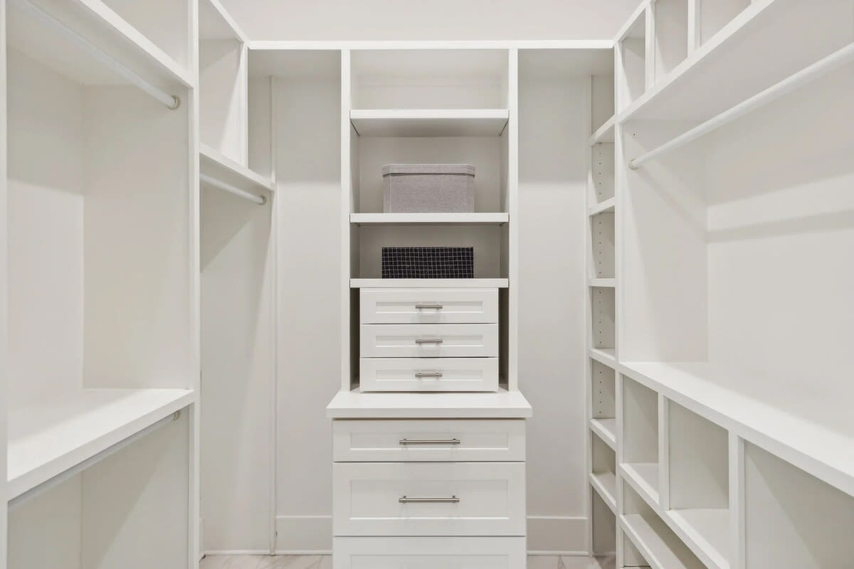 Primary En-Suite Closet Space
