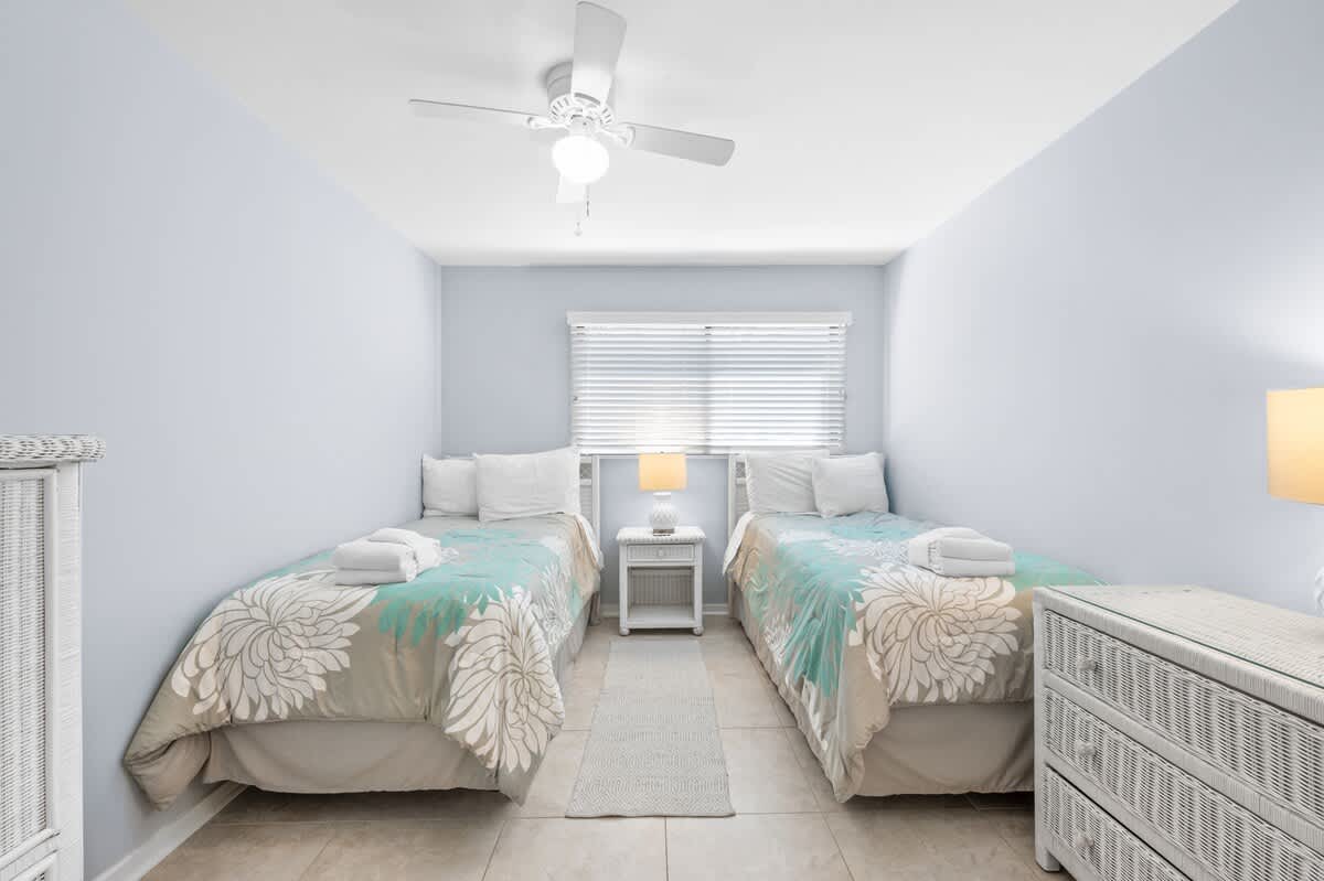 Guest Bedroom with Twin Beds