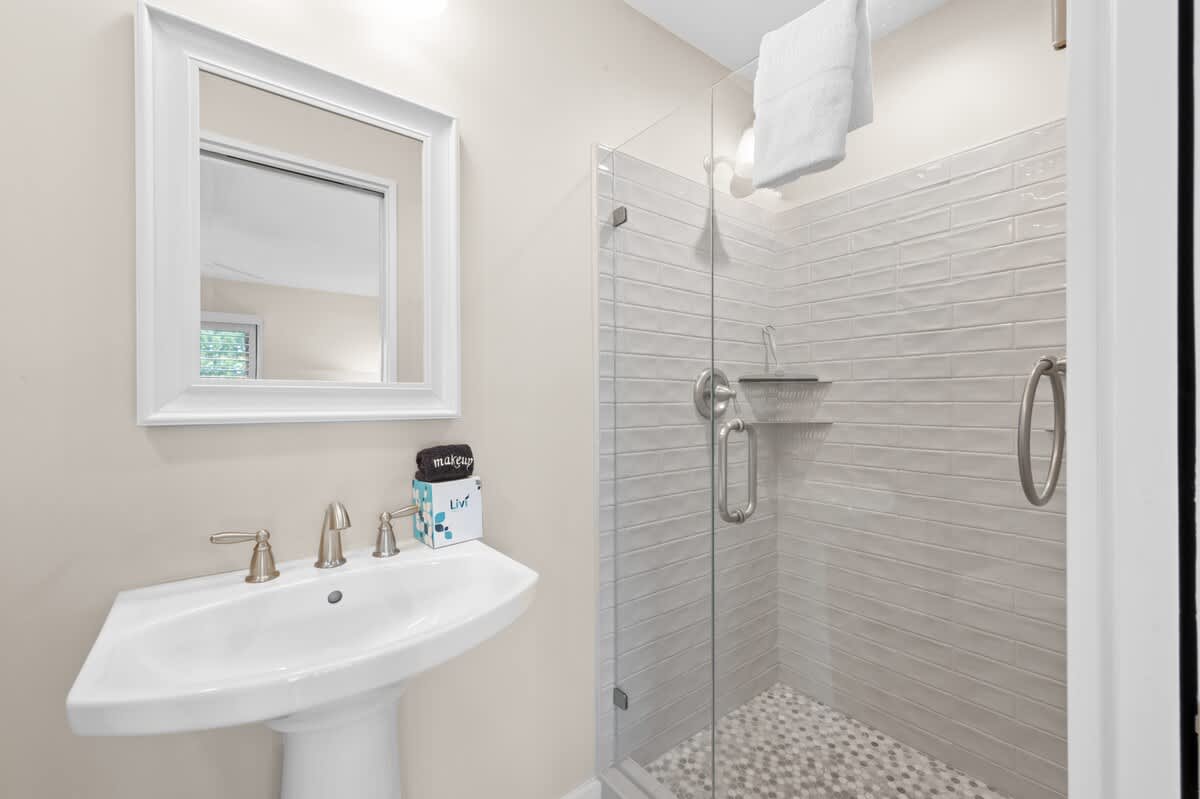 Primary En-Suite Bathroom