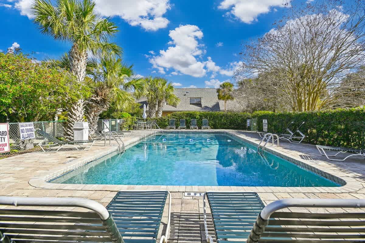 Queen's Grant Community Pool