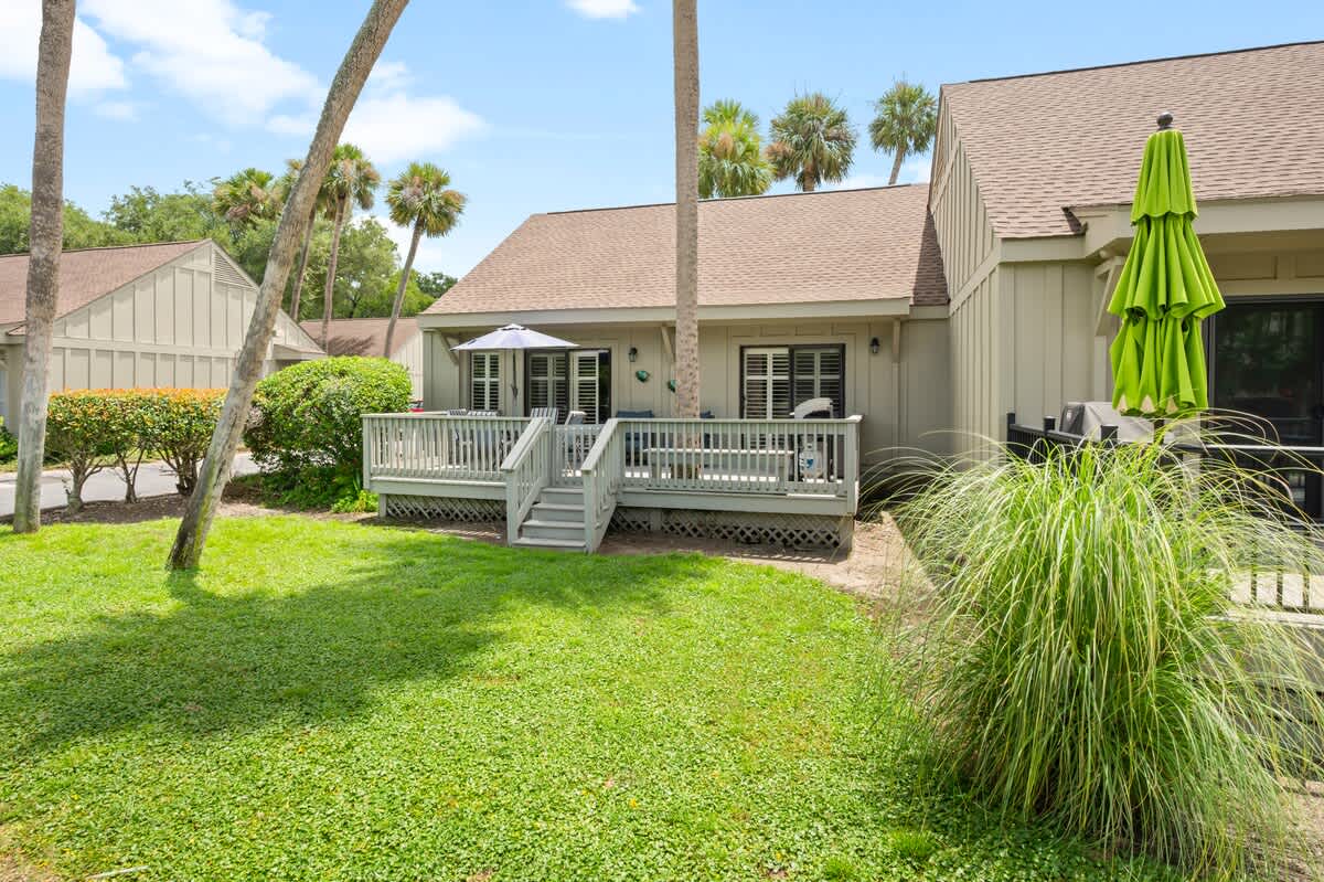 Private Porch Overlooking Lagoon with Grill
