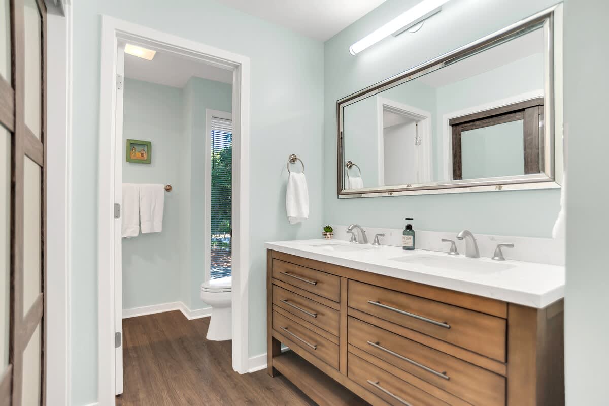 Primary En-Suite Bathroom