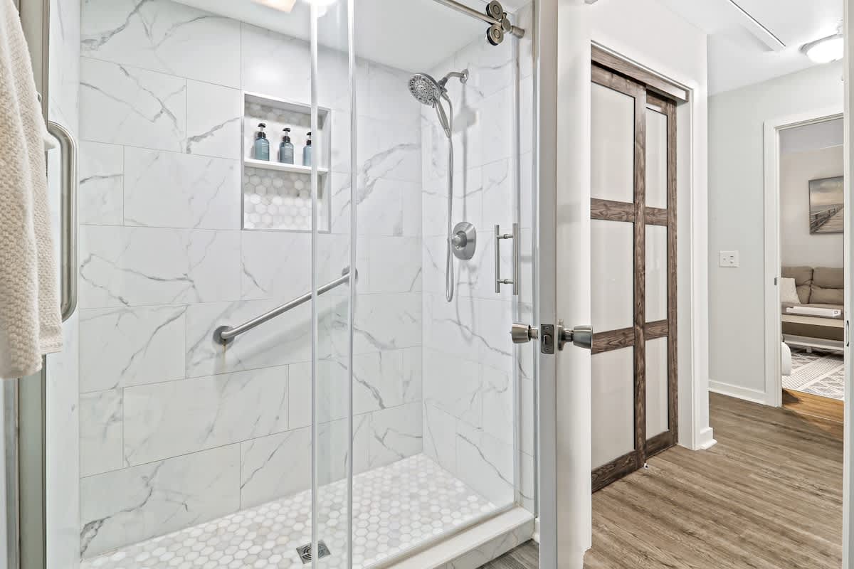 Shower,GuestBath,CentreCourt